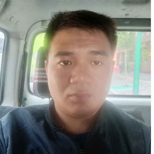 35岁岁山西单身帅哥 - 那曲吉缘网