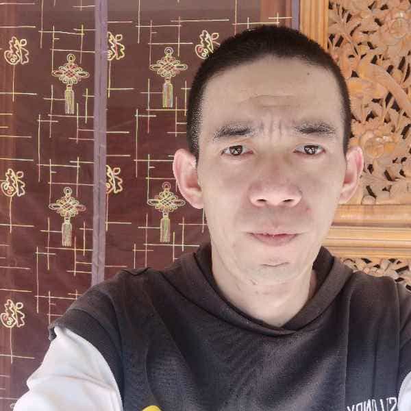 37岁岁云南单身帅哥 - 那曲吉缘网