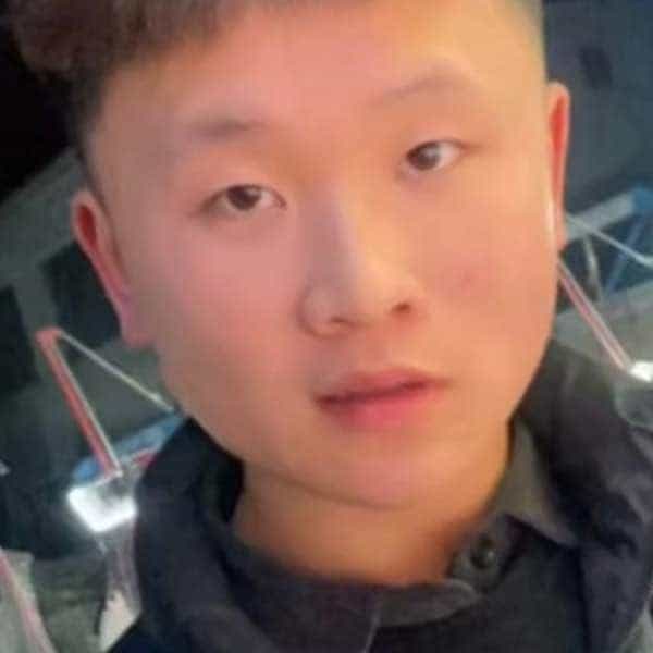 22岁岁河南单身帅哥 - 那曲吉缘网