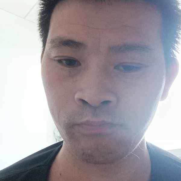42岁岁重庆单身帅哥 - 那曲吉缘网