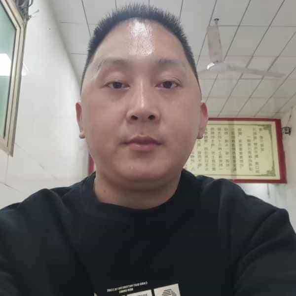 37岁岁陕西单身帅哥 - 那曲吉缘网