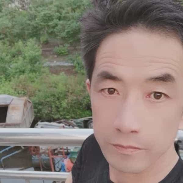 45岁岁陕西单身帅哥 - 那曲吉缘网