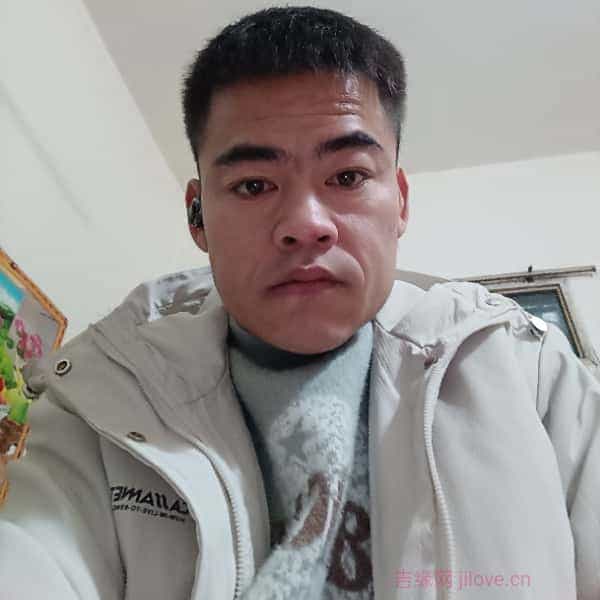 36岁岁陕西单身帅哥 - 那曲吉缘网