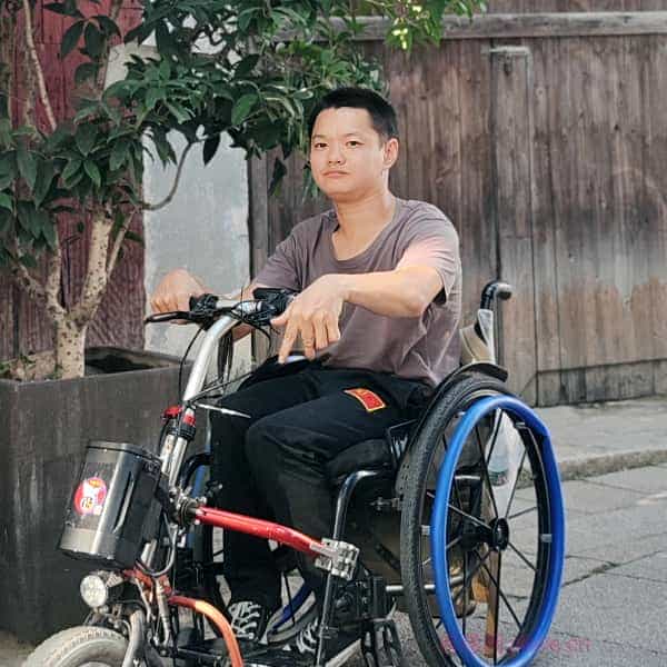 33岁岁湖北单身帅哥 - 那曲吉缘网