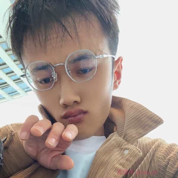 31岁岁贵州单身帅哥 - 那曲吉缘网